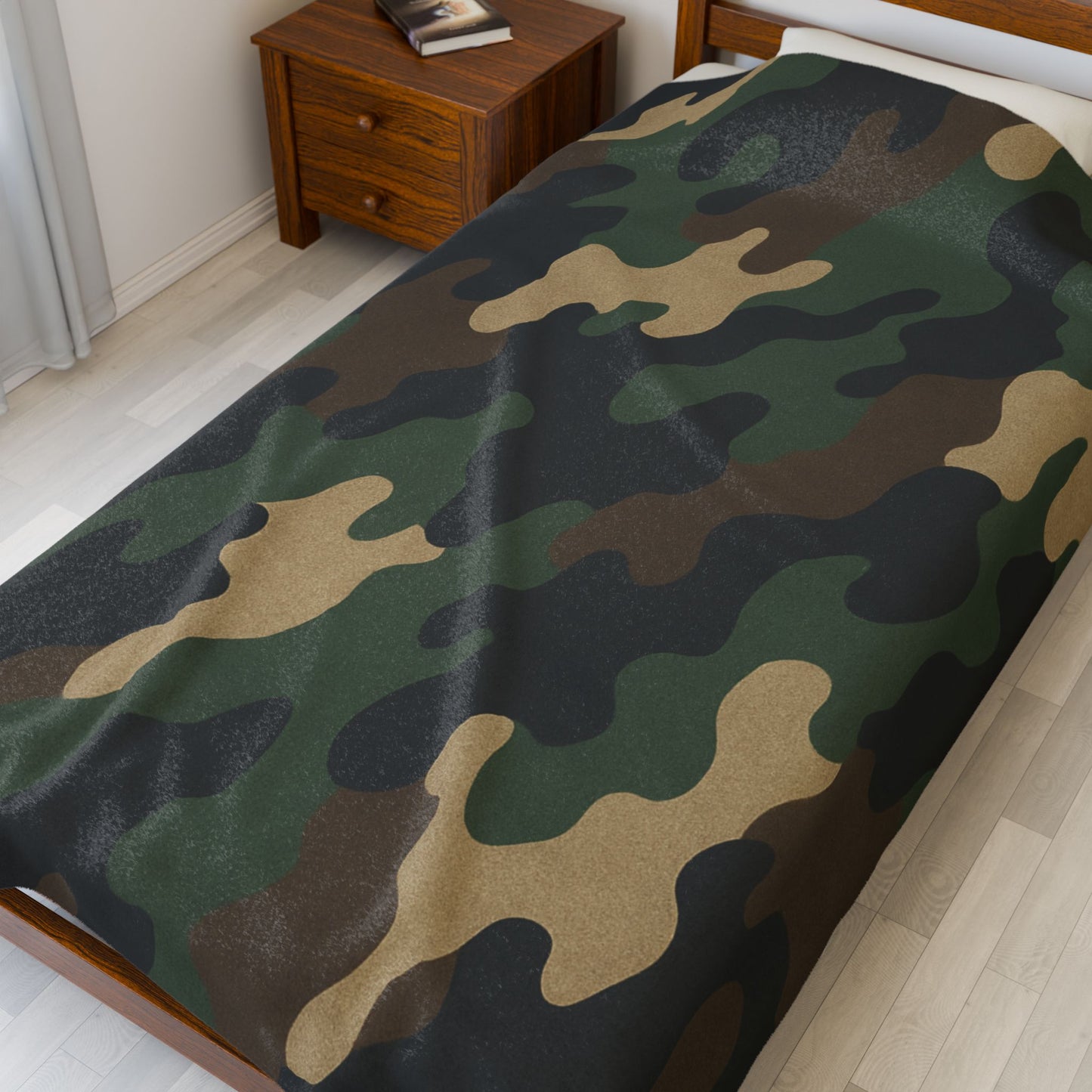 Cozy Camouflage Velveteen Plush Blanket | Ideal for Campouts, Living Room Decor, Gift for Him, Outdoor Adventures, Soft Throw