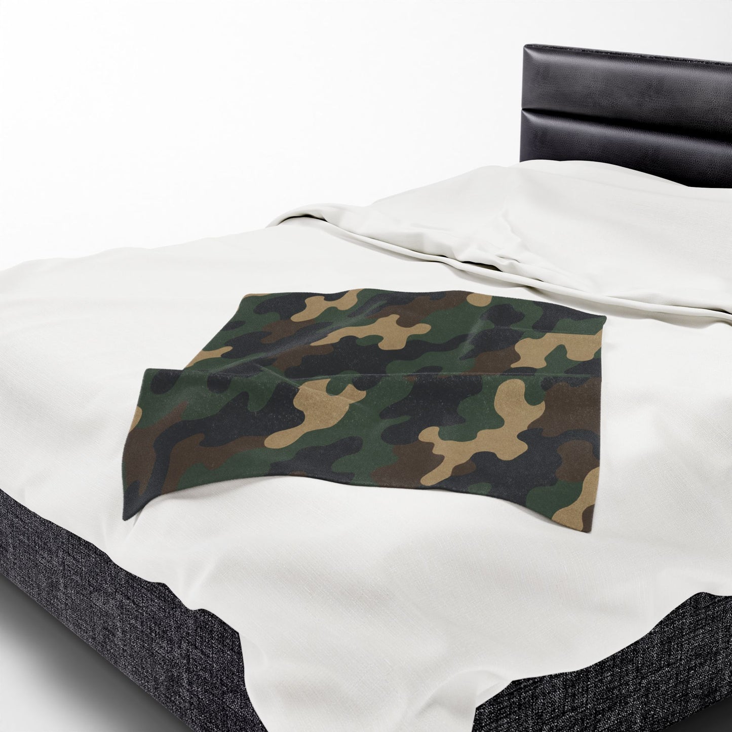 Cozy Camouflage Velveteen Plush Blanket | Ideal for Campouts, Living Room Decor, Gift for Him, Outdoor Adventures, Soft Throw
