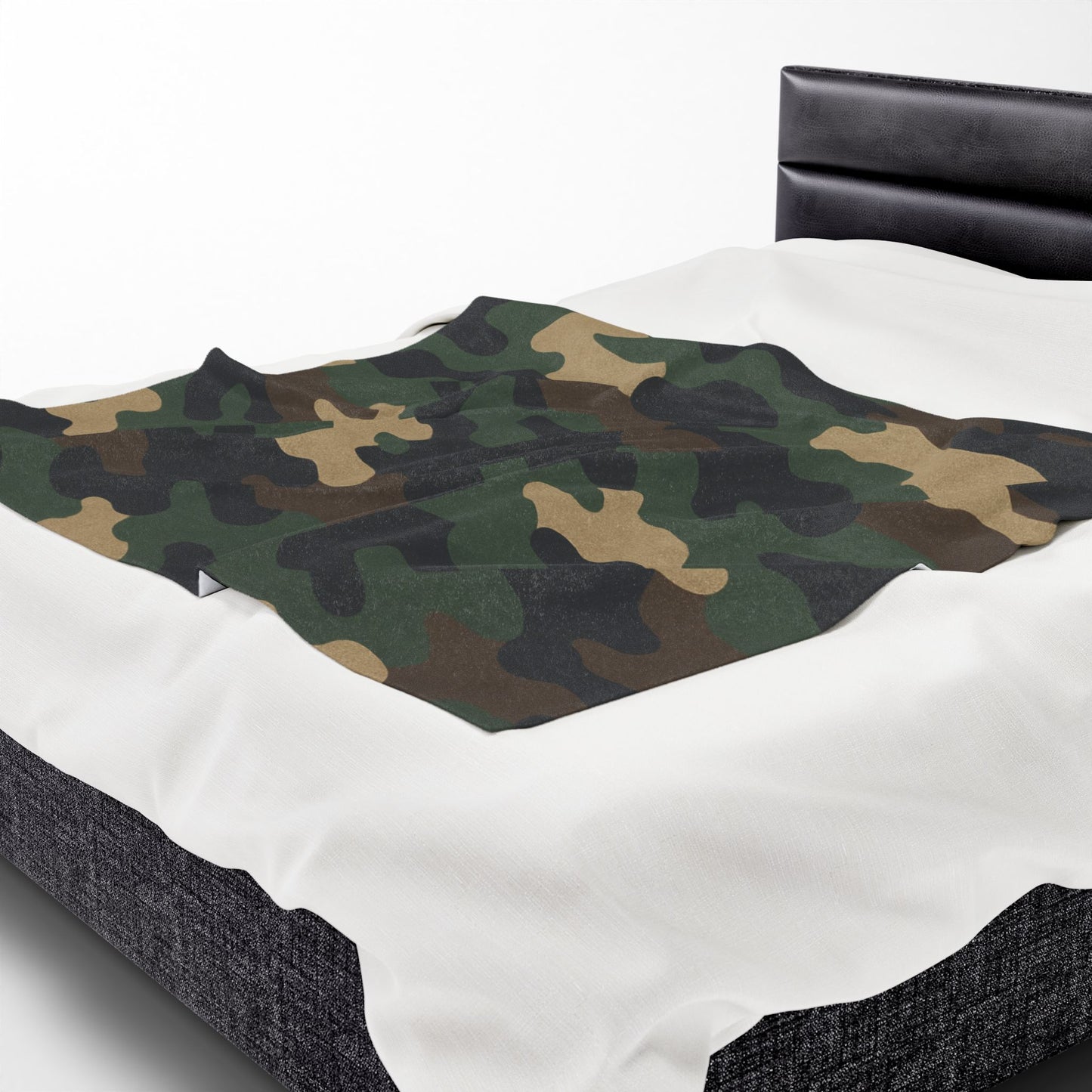 Cozy Camouflage Velveteen Plush Blanket | Ideal for Campouts, Living Room Decor, Gift for Him, Outdoor Adventures, Soft Throw