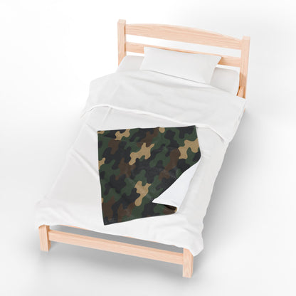 Cozy Camouflage Velveteen Plush Blanket | Ideal for Campouts, Living Room Decor, Gift for Him, Outdoor Adventures, Soft Throw