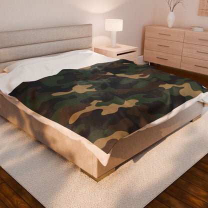 Cozy Camouflage Velveteen Plush Blanket | Ideal for Campouts, Living Room Decor, Gift for Him, Outdoor Adventures, Soft Throw