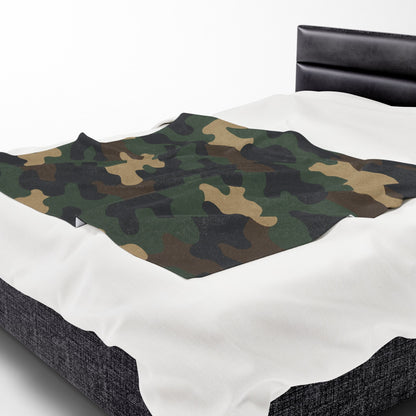 Cozy Camouflage Velveteen Plush Blanket | Ideal for Campouts, Living Room Decor, Gift for Him, Outdoor Adventures, Soft Throw